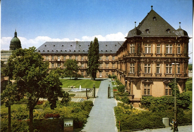 Mainz - Kurfuerstliches Schloss.jpg